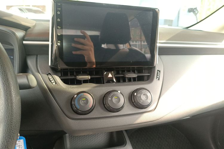 Toyota Corolla 2019 immagine di auto #13