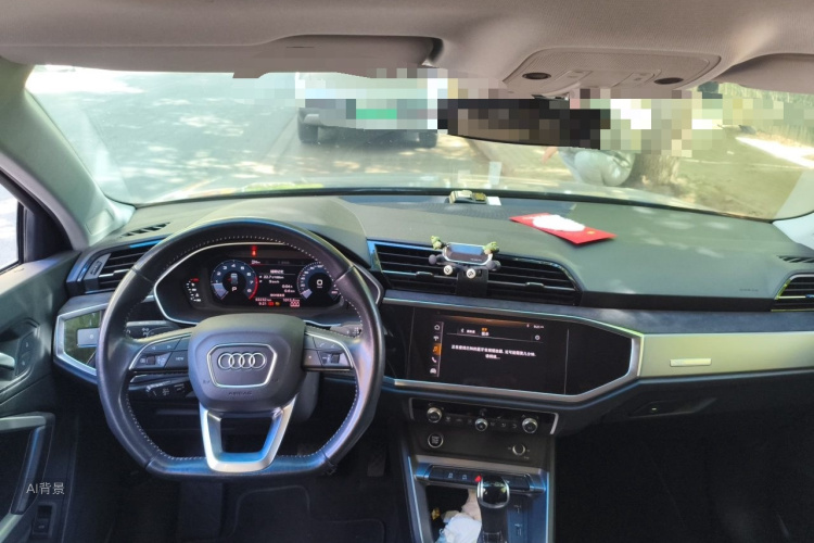 Audi Q3 2021 car image #11