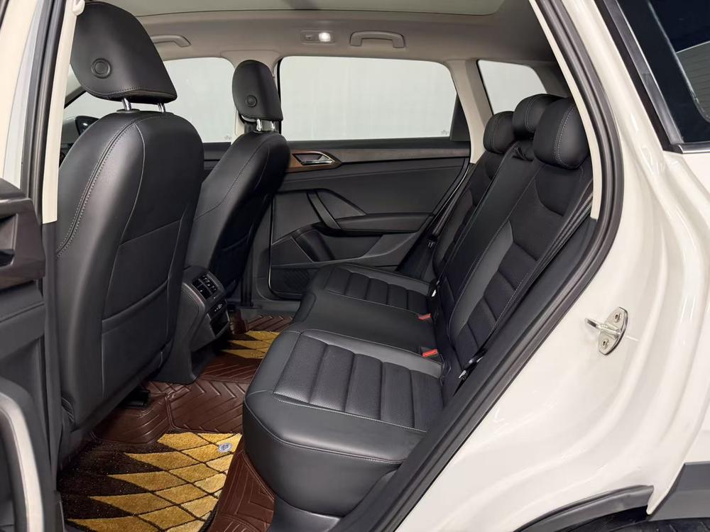 Volkswagen Tharu 2022 car image #17