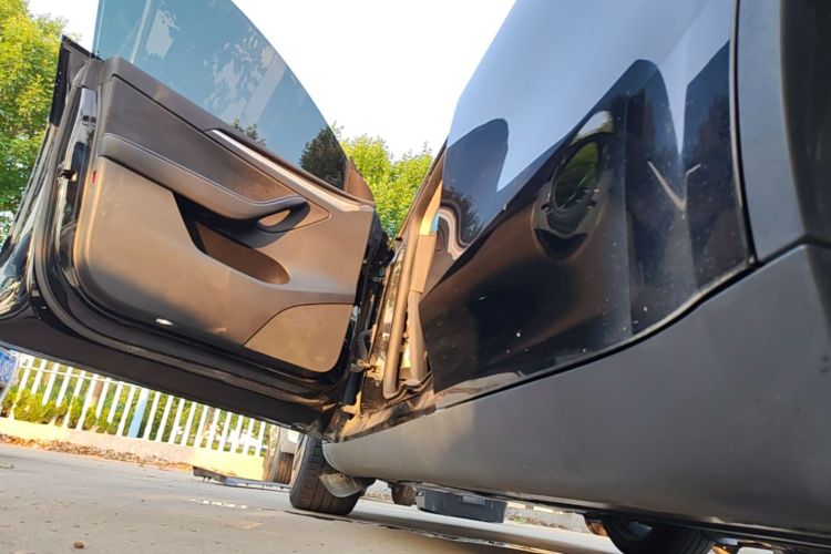 Tesla Model Y 2023 car image #27
