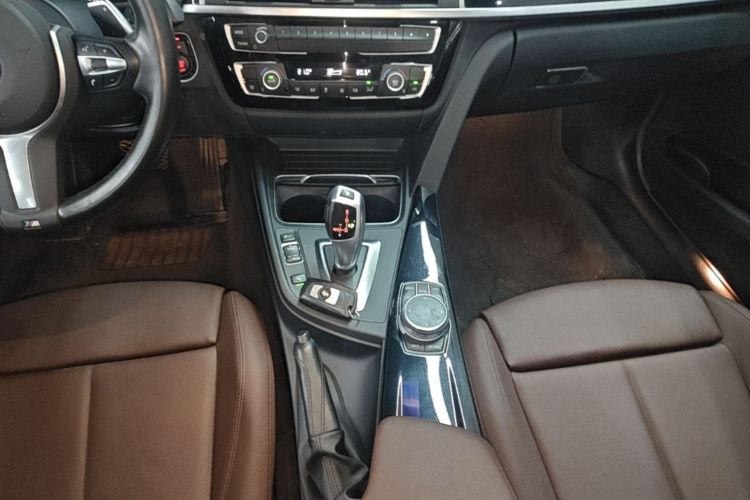 BMW 3 Series 2018 #14 BMW 3 Series 2018 car image #14
