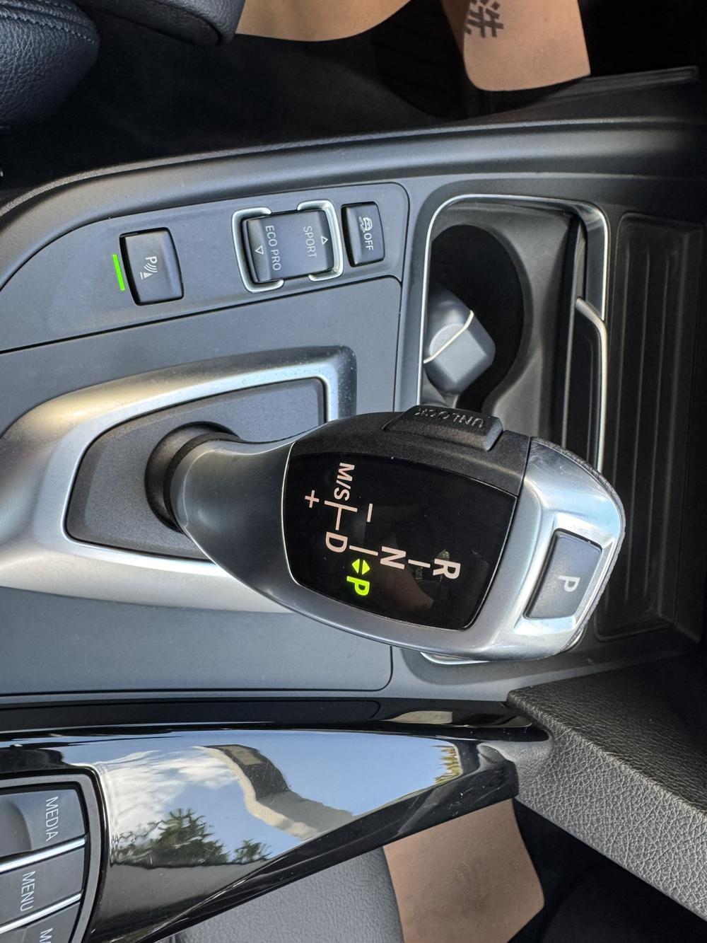 BMW 3 Series 2019 immagine di auto #17