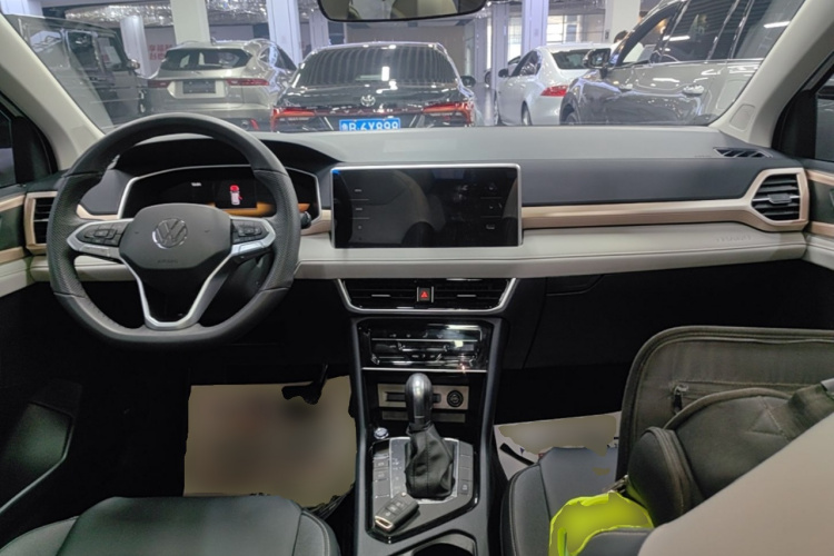 Volkswagen Tharu 2024 immagine di auto #11