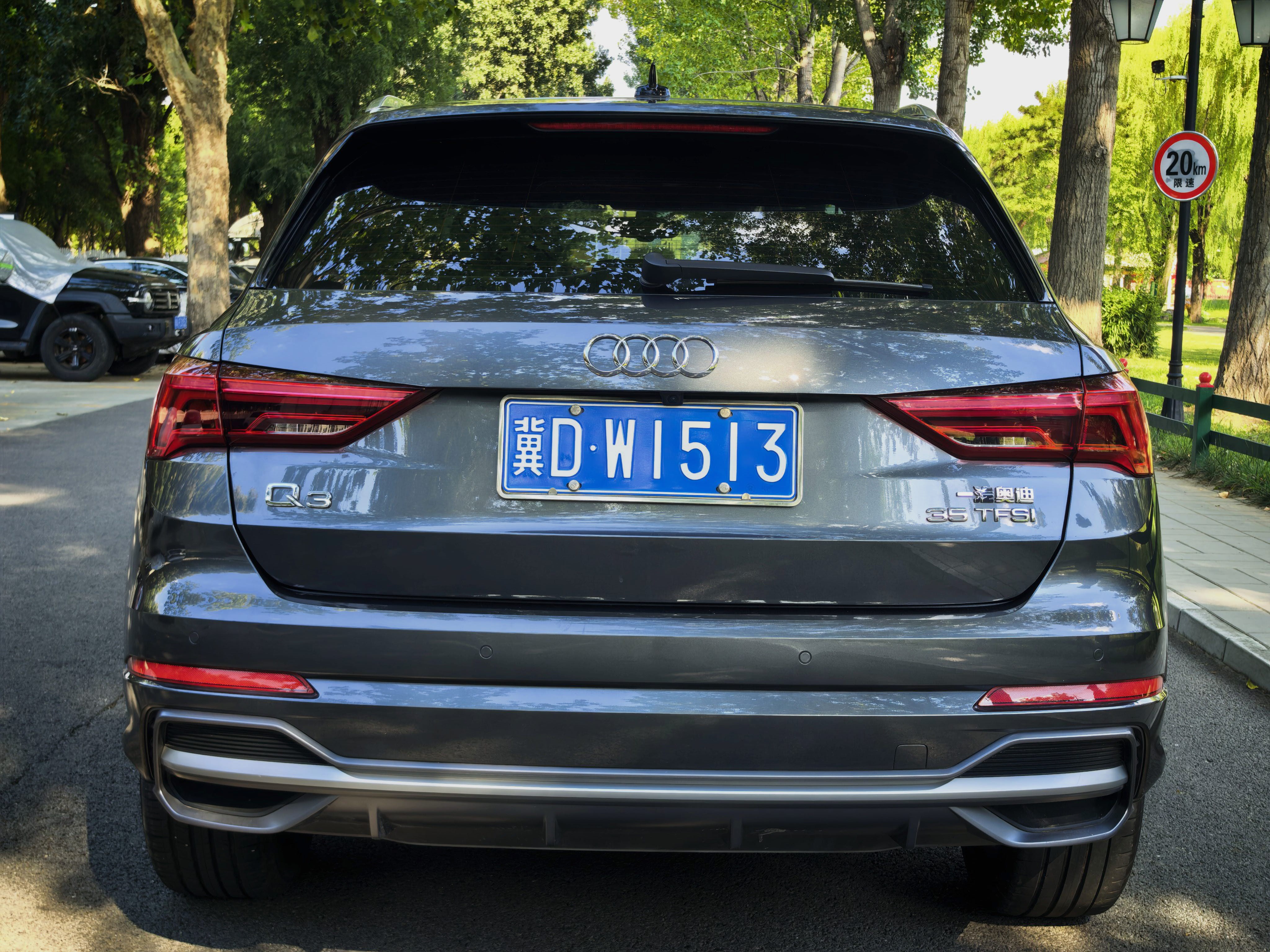 Audi Q3 2023 car image #8