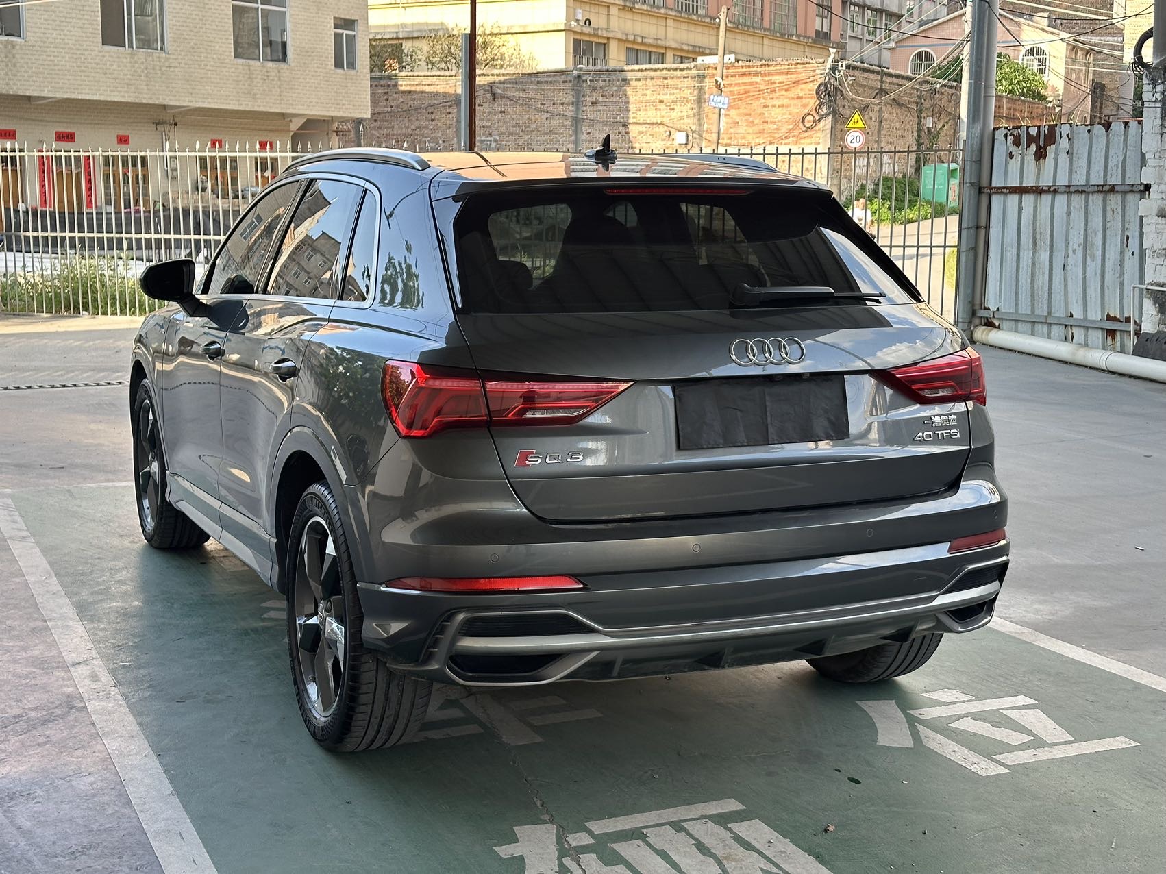 Audi Q3 2019 car image #6