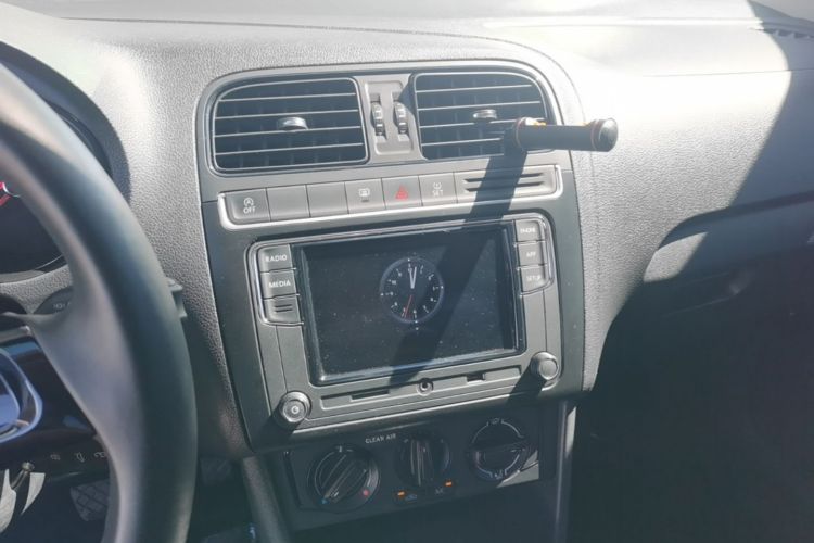 Volkswagen Polo 2019 car image #13