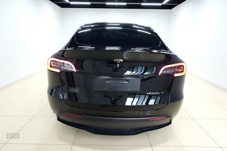 Tesla Model Y 2022 #6 Tesla Model Y 2022 car image #6