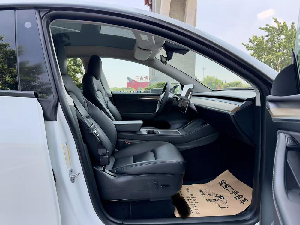 Tesla Model Y 2021 #12 Tesla Model Y 2021 car image #12