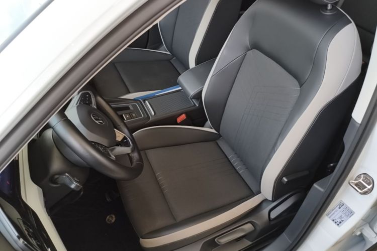 Volkswagen Golf 2021 car image #15