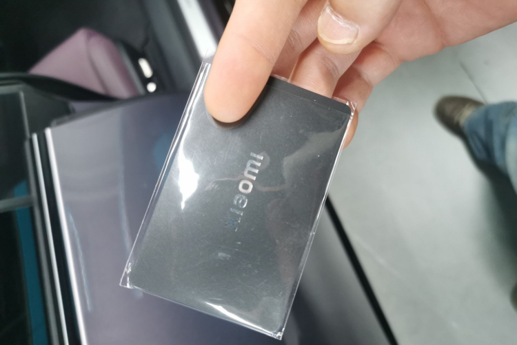 MI SU7 2025 immagine di auto #9