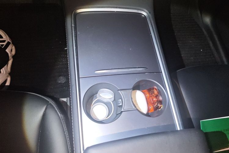 Tesla Model Y 2023 #17 Tesla Model Y 2023 car image #17