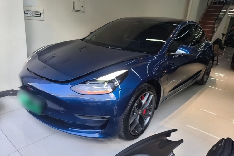 Tesla Model 3 2022 car image #2