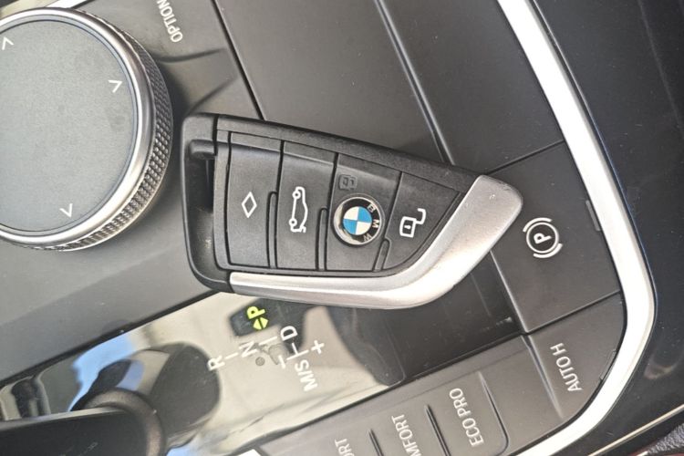 BMW 3 Series 2021 #9 BMW 3 Series 2021 car image #9