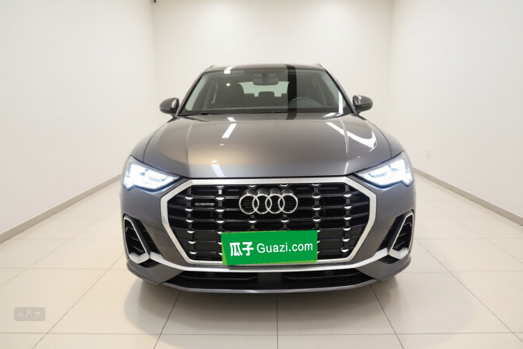 Audi Q3 2022 car image #3