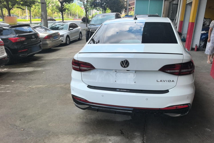 Volkswagen Lavida 2025 car image #7