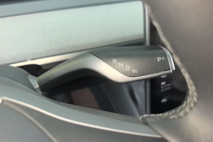 Tesla Model Y 2024 car image #19