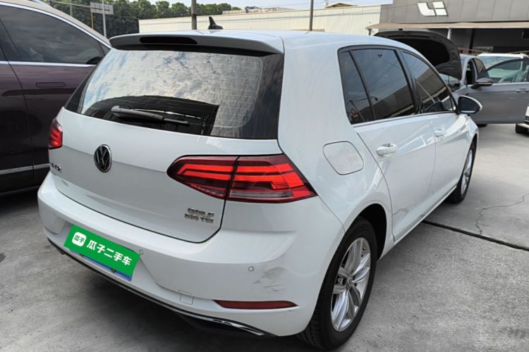 Volkswagen Golf 2019 car image #7
