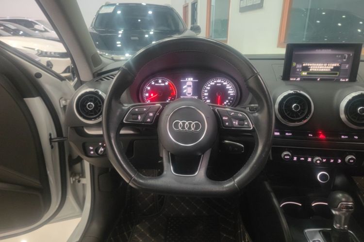Audi A3 2019 car image #11