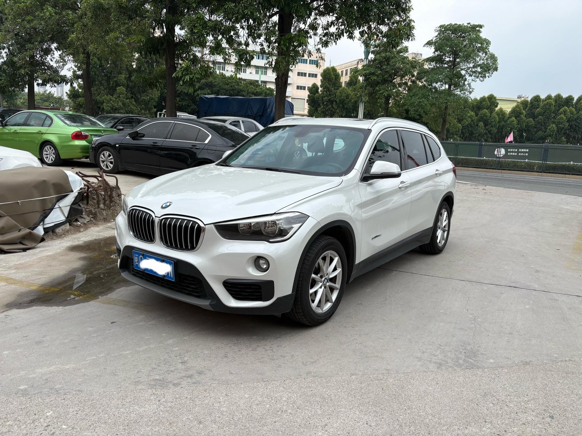 BMW X1 2017 BMW X1 2017 car image