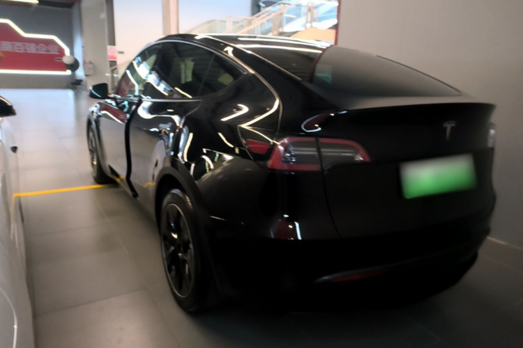 Tesla Model Y 2021 #5 Tesla Model Y 2021 car image #5
