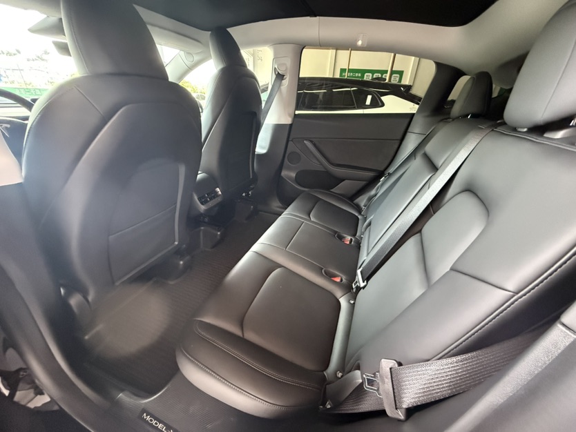 Tesla Model Y 2022 car image #5