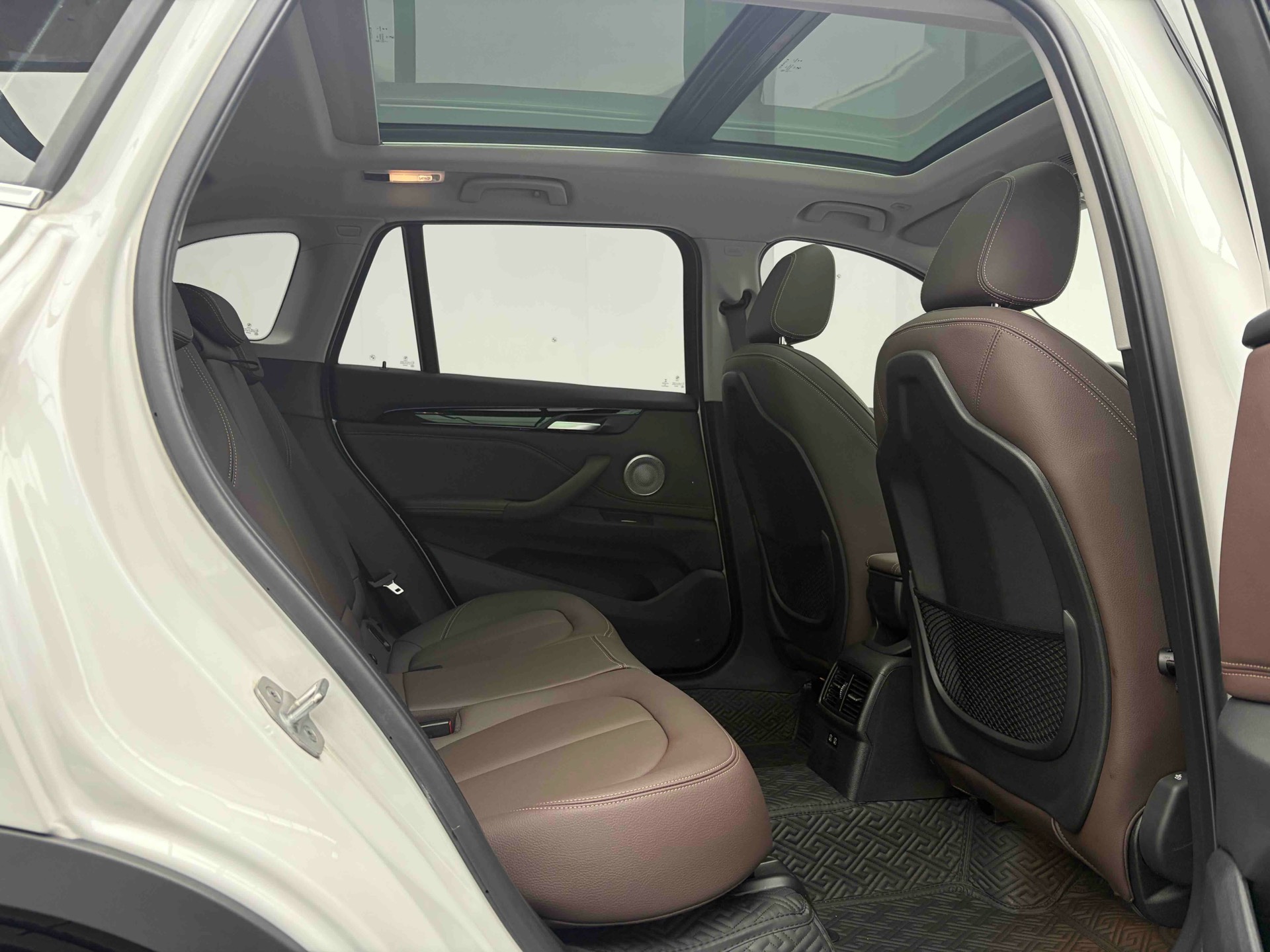 2023 car image #9