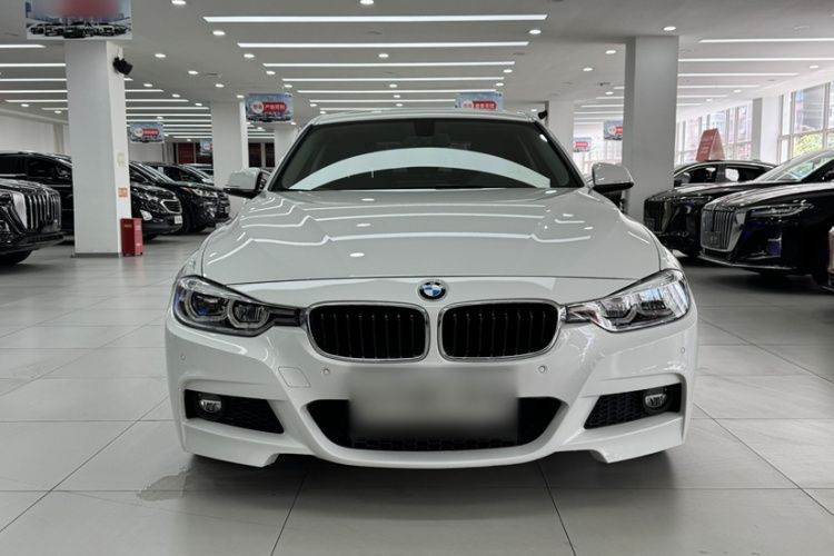 BMW 3 Series 2018 #3 BMW 3 Series 2018 car image #3
