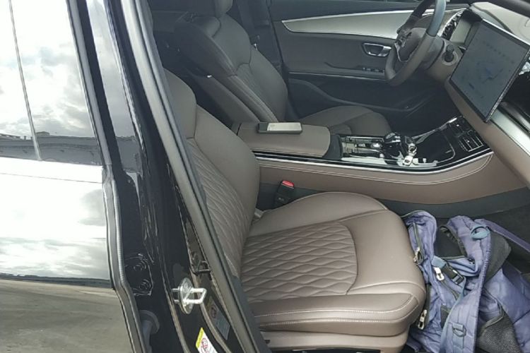 BYD Han 2025 car image #24