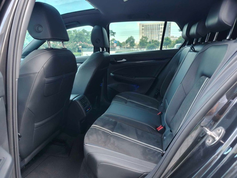 Volkswagen Golf 2021 car image #5