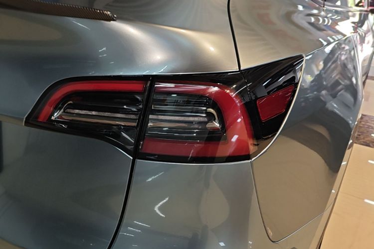 Tesla Model Y 2024 #8 Tesla Model Y 2024 car image #8