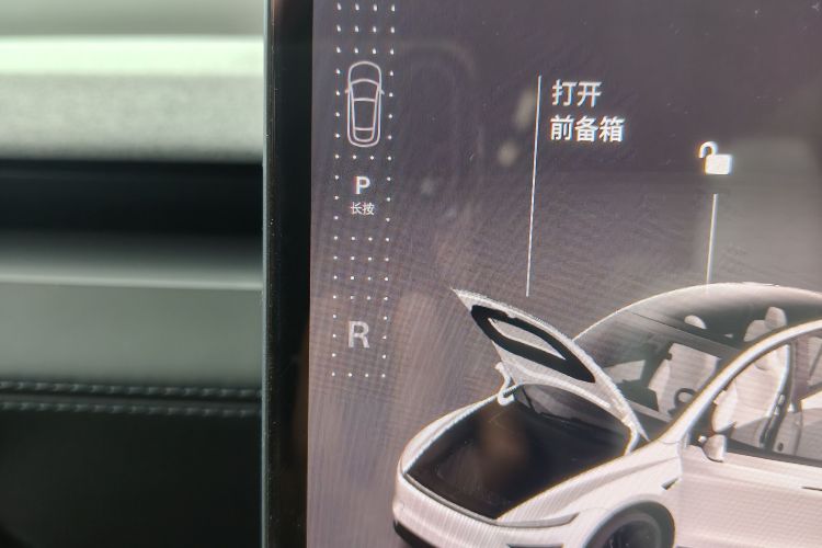 Tesla Model Y 2025 #14 Tesla Model Y 2025 car image #14