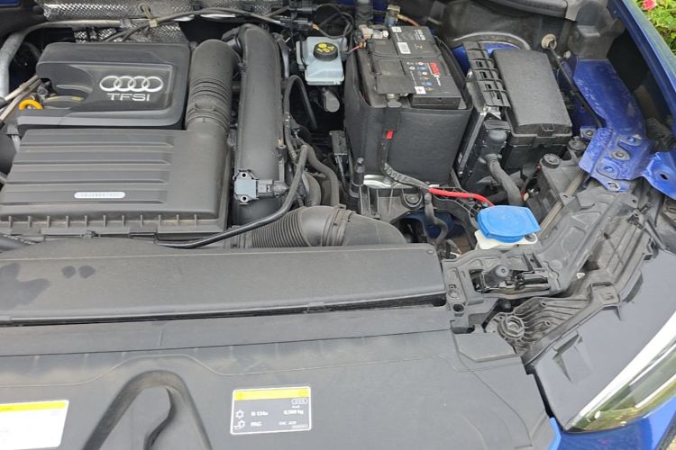 Audi Q3 2021 car image #24