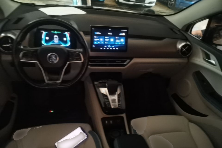 BYD Yuan Pro 2023 immagine di auto #10