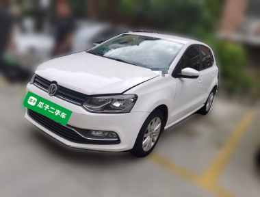 Volkswagen Polo 2015 car image 