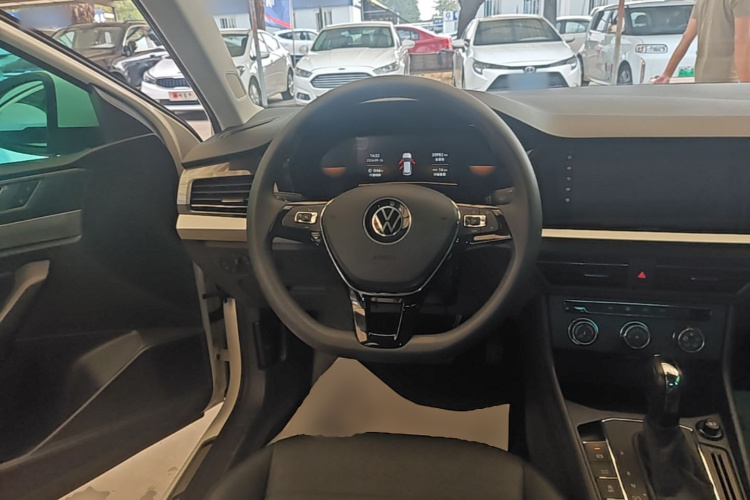 Volkswagen Lavida 2021 car image #11