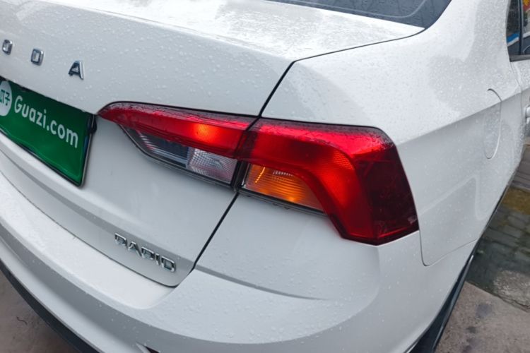 Skoda Rapid 2020 car image #8