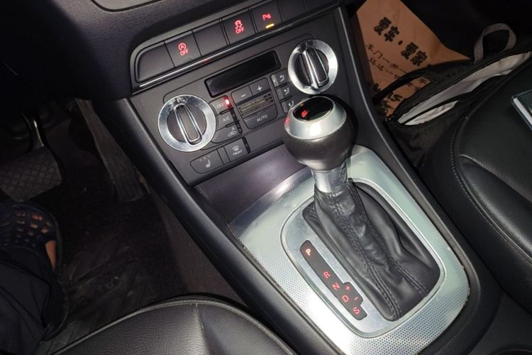 Audi Q3 2015 immagine di auto #14