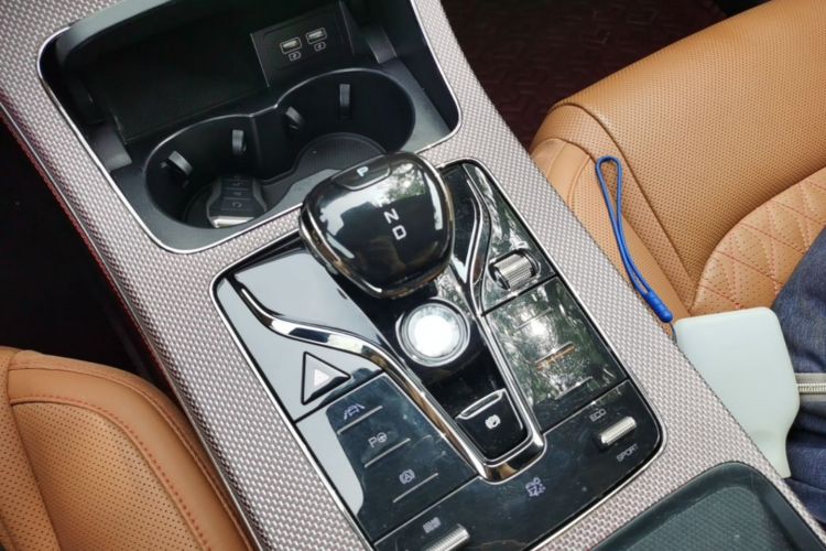 BYD Han 2022 صورة سيارة #14