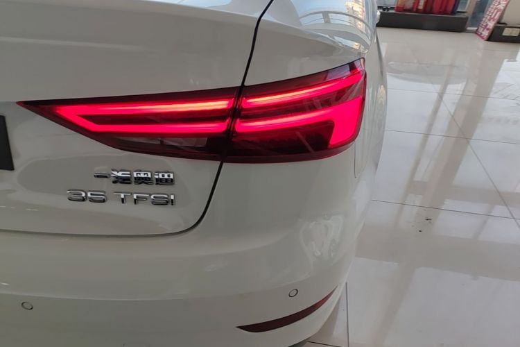 Audi A3 2017 car image #8