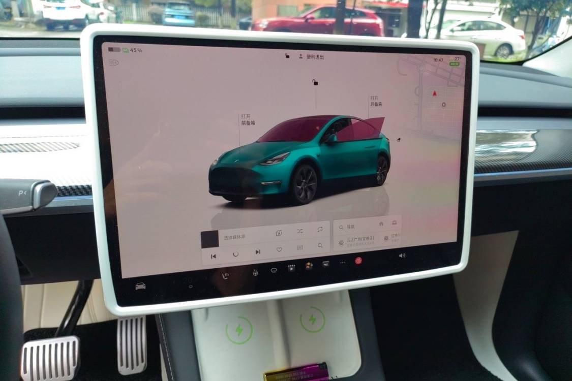 Tesla Model Y 2024 car image #24