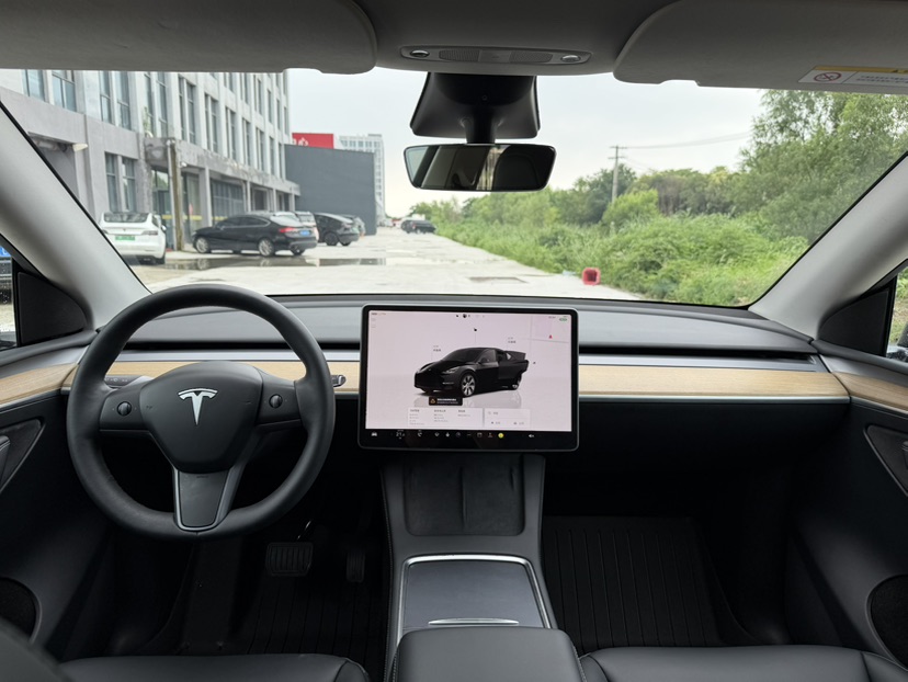 Tesla Model Y 2022 #6 Tesla Model Y 2022 car image #6