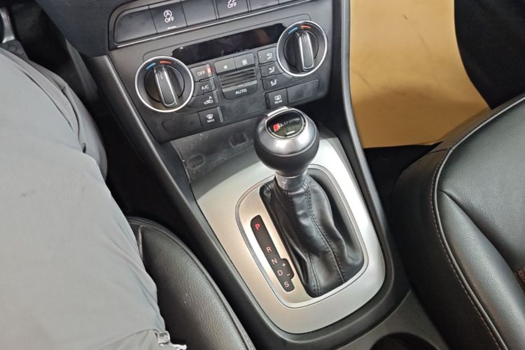Audi Q3 2016 #14 Audi Q3 2016 car image #14