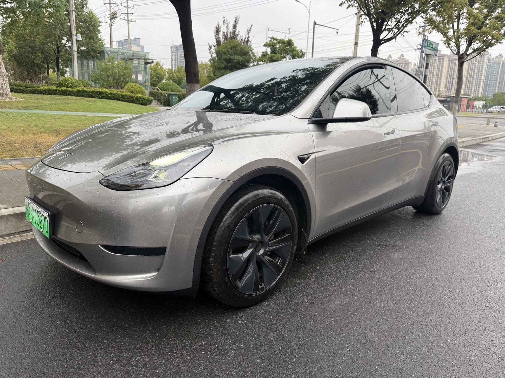 Tesla Model Y 2024 Tesla Model Y 2024 car image
