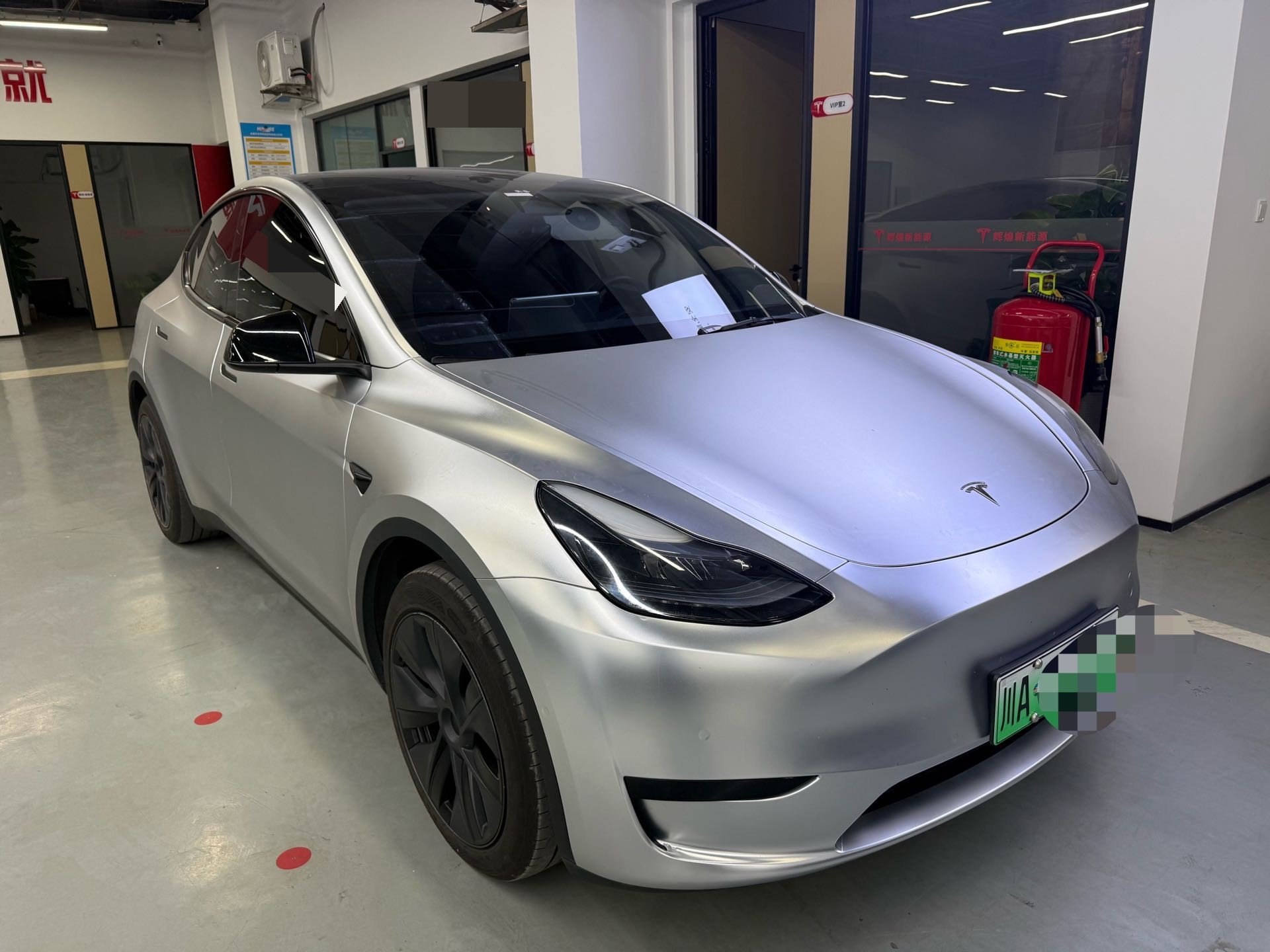 Tesla Model Y 2024 #2 Tesla Model Y 2024 car image #2