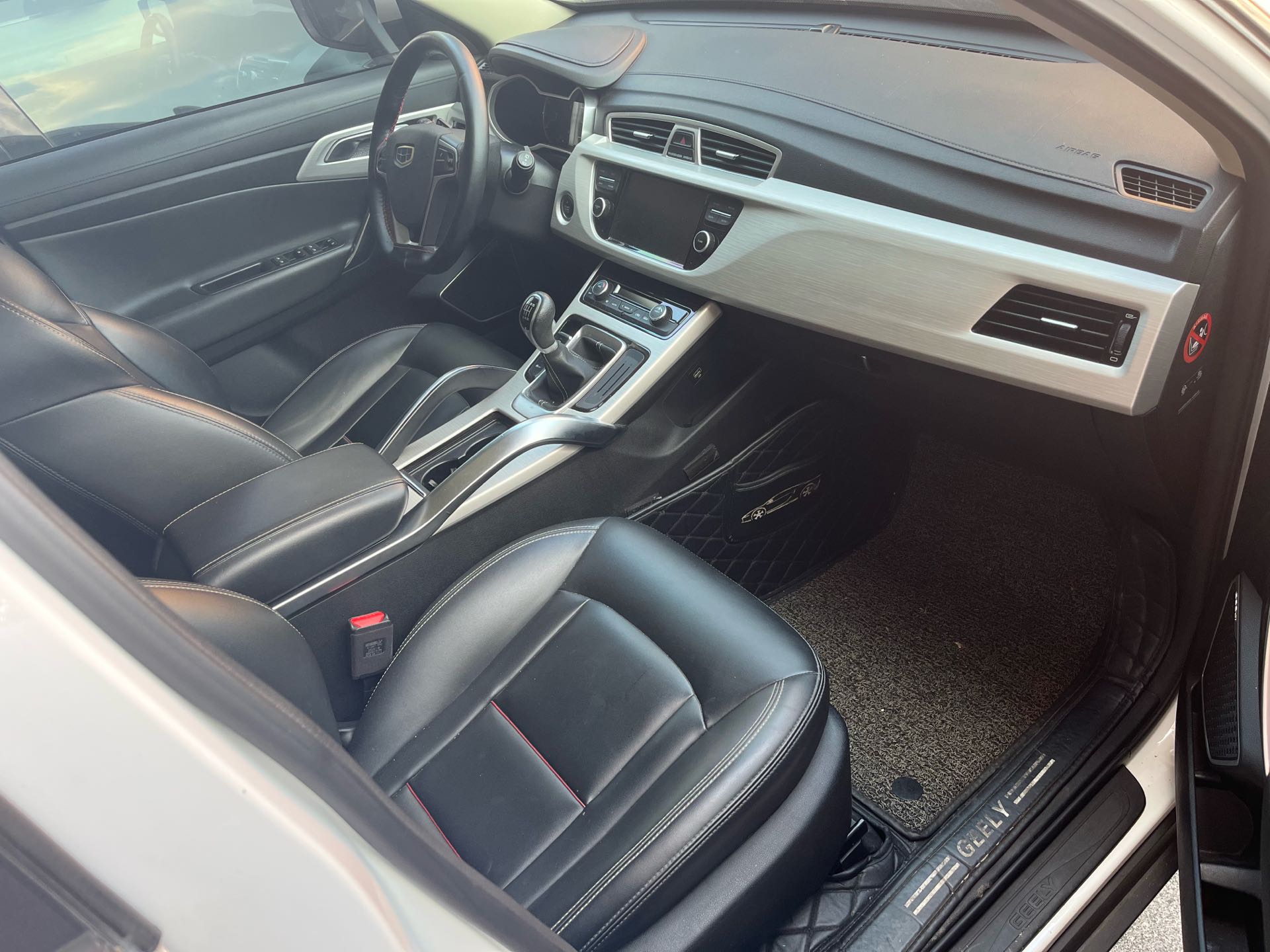 GEELY Boyue 2019 #4 GEELY Boyue 2019 صورة سيارة #4