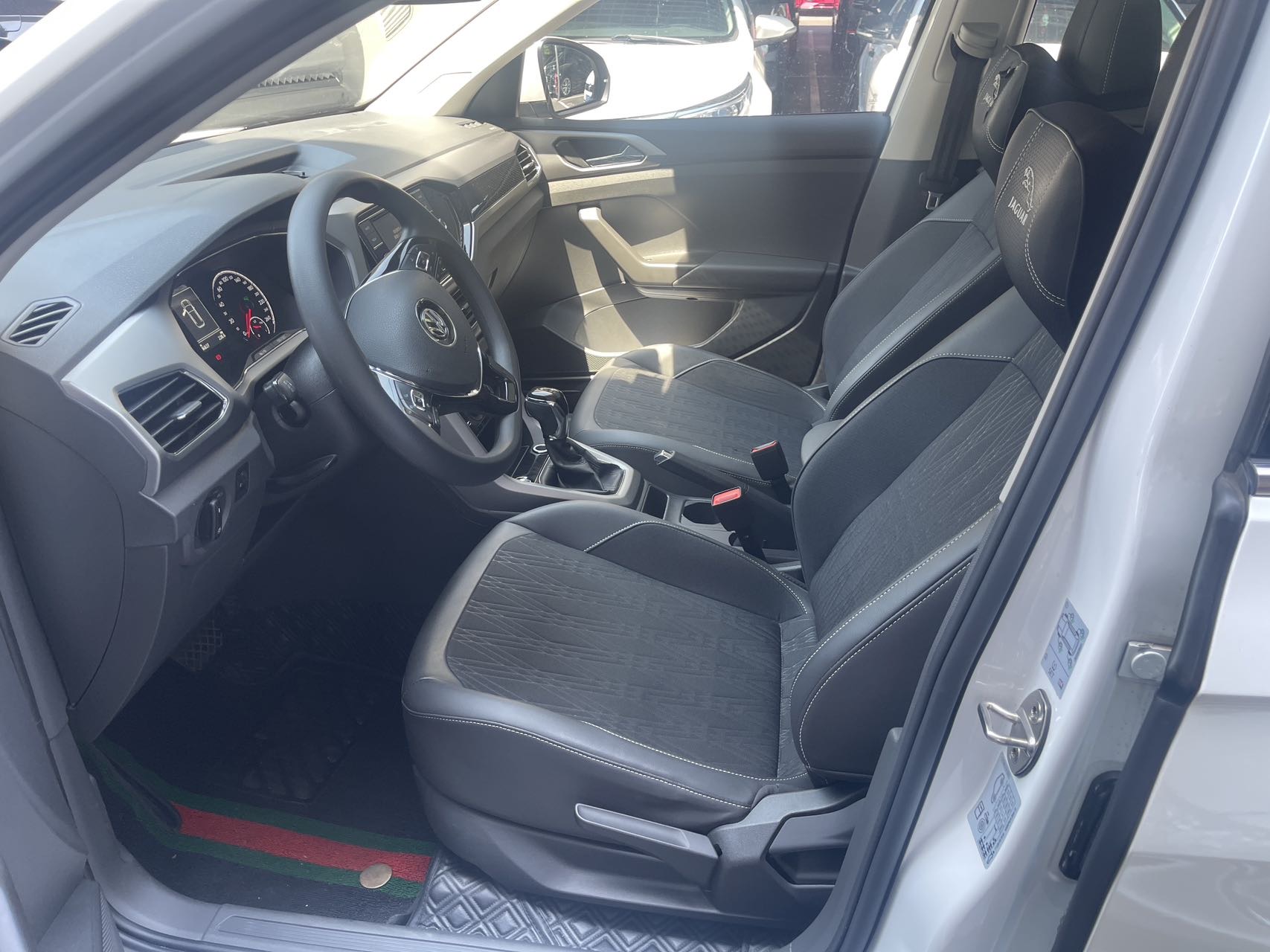 Volkswagen T-Cross 2020 image de voiture #3