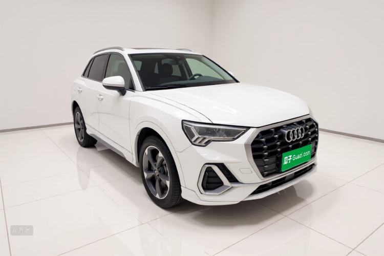Audi Q3 2019 car image #4