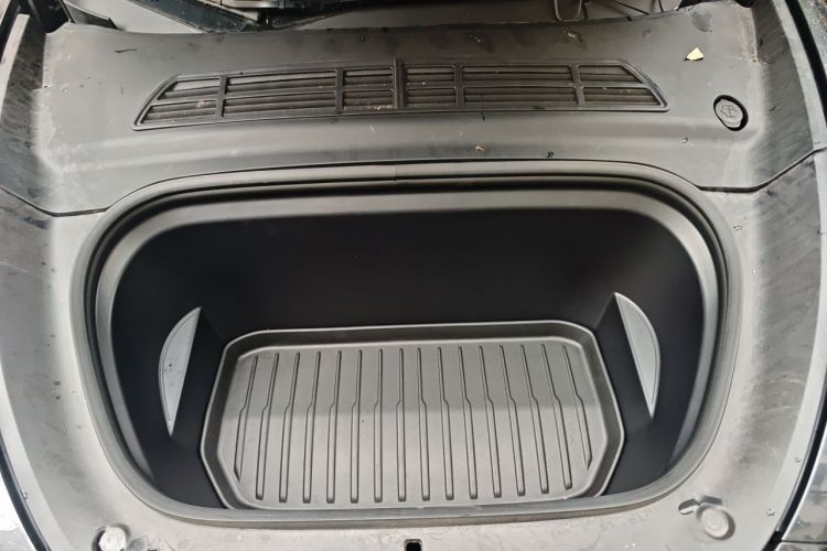 Tesla Model Y 2024 #22 Tesla Model Y 2024 car image #22