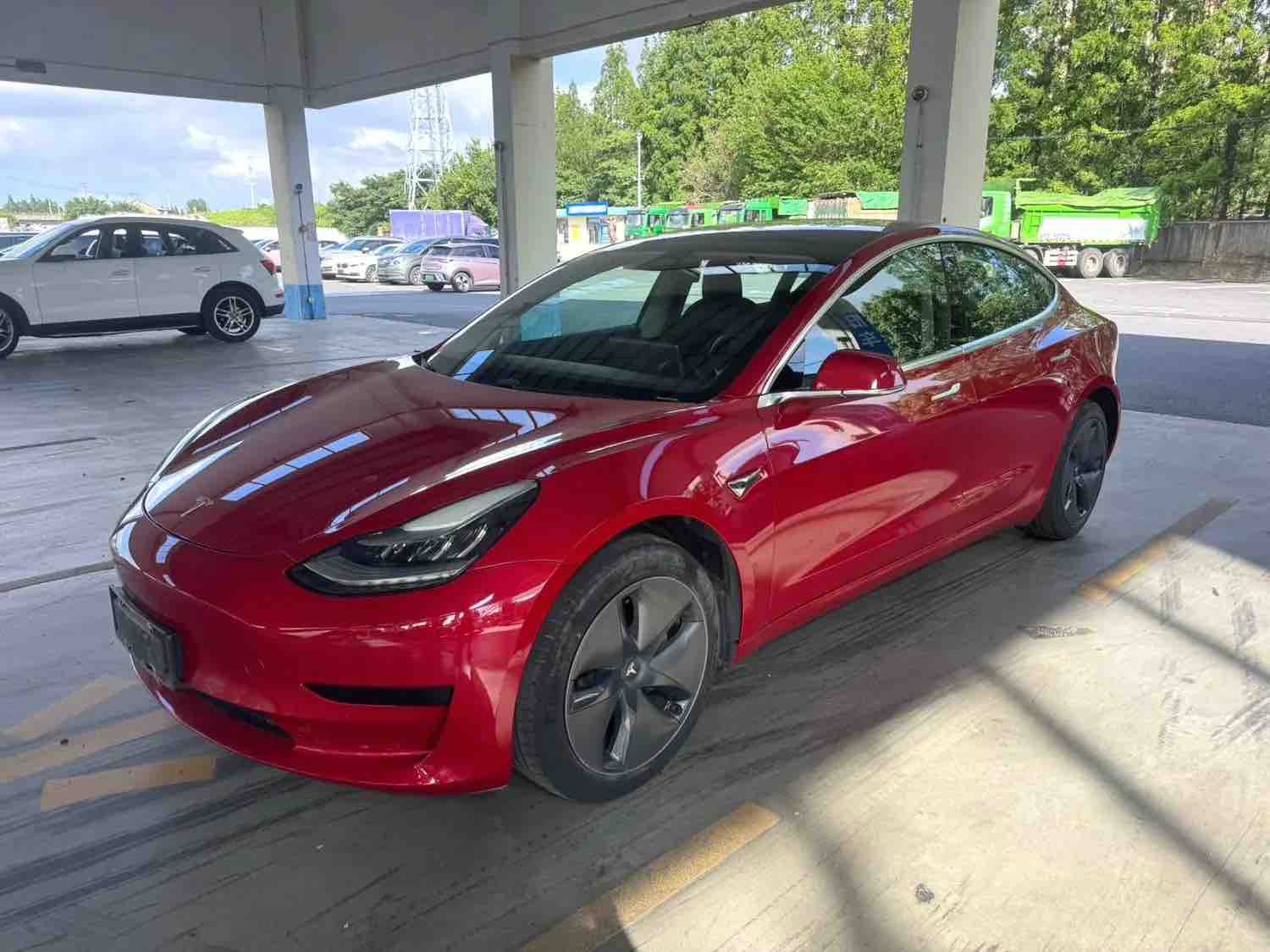 Tesla Model 3 2020 car image 