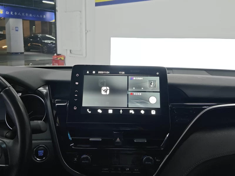 Toyota Camry 2022 car image #13